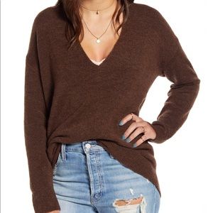 Leith Long Sleeve V Neck